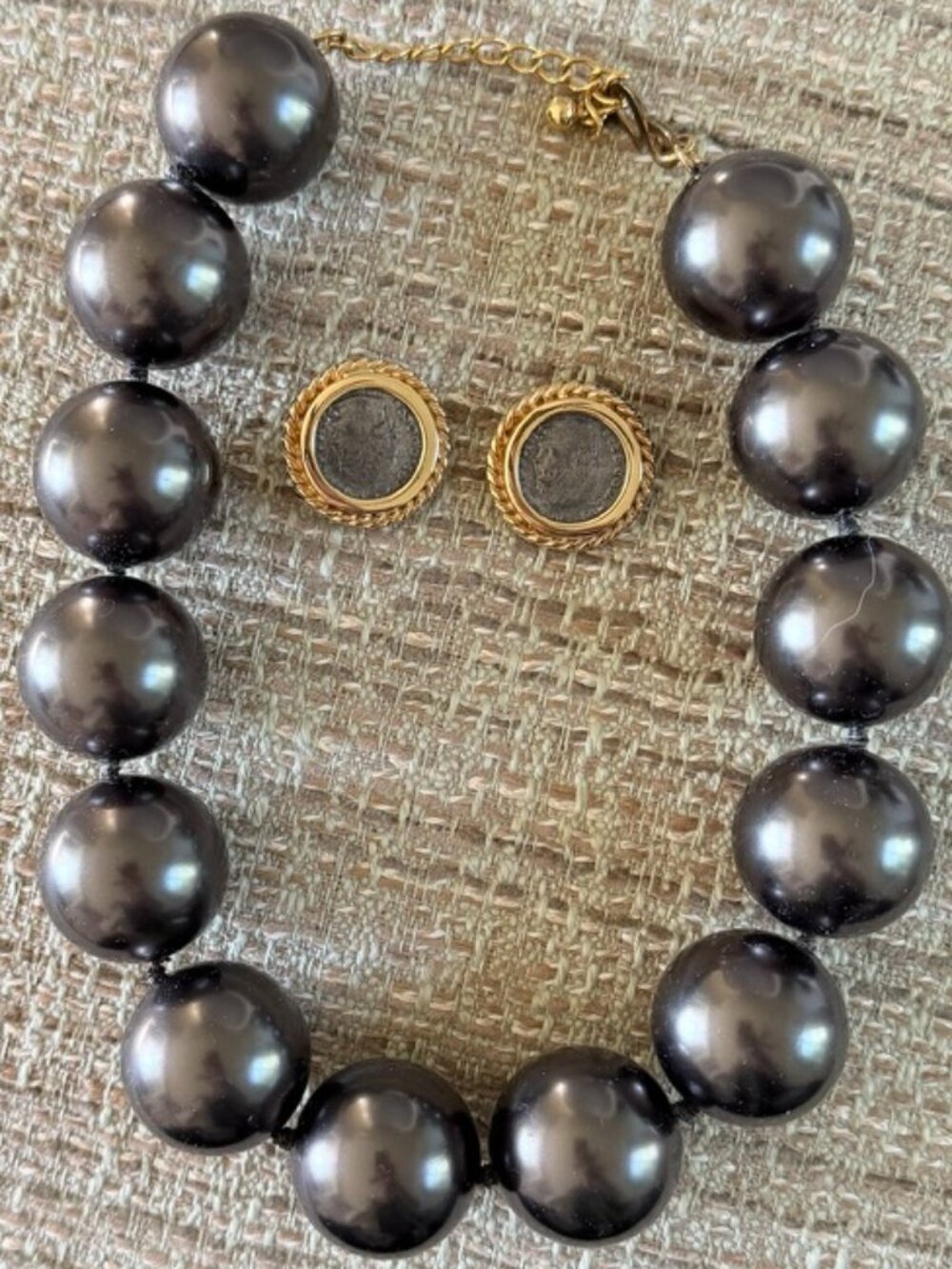 Kenneth Jay Lane Costume Jewelry- Neckace and Matching Earrings - Picture 2 of 13